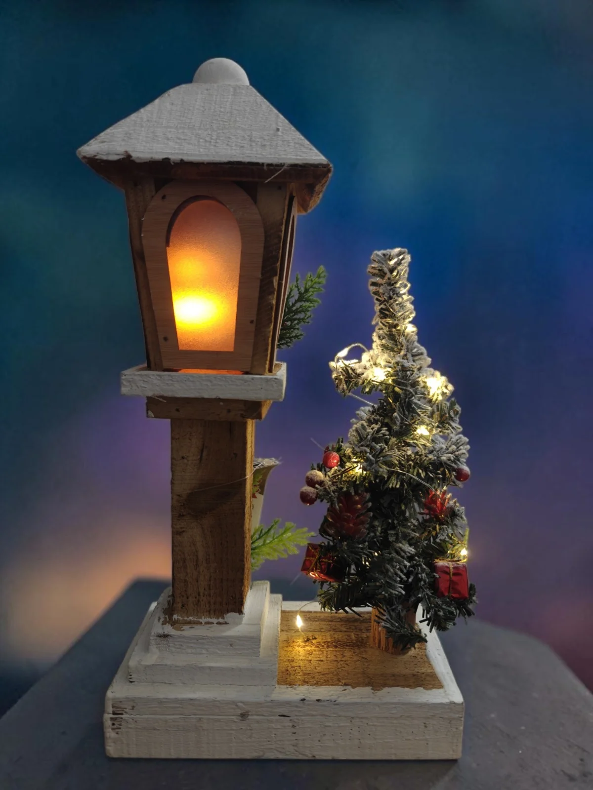 Light-Up Wooden Lamp Post with Snowy Tree